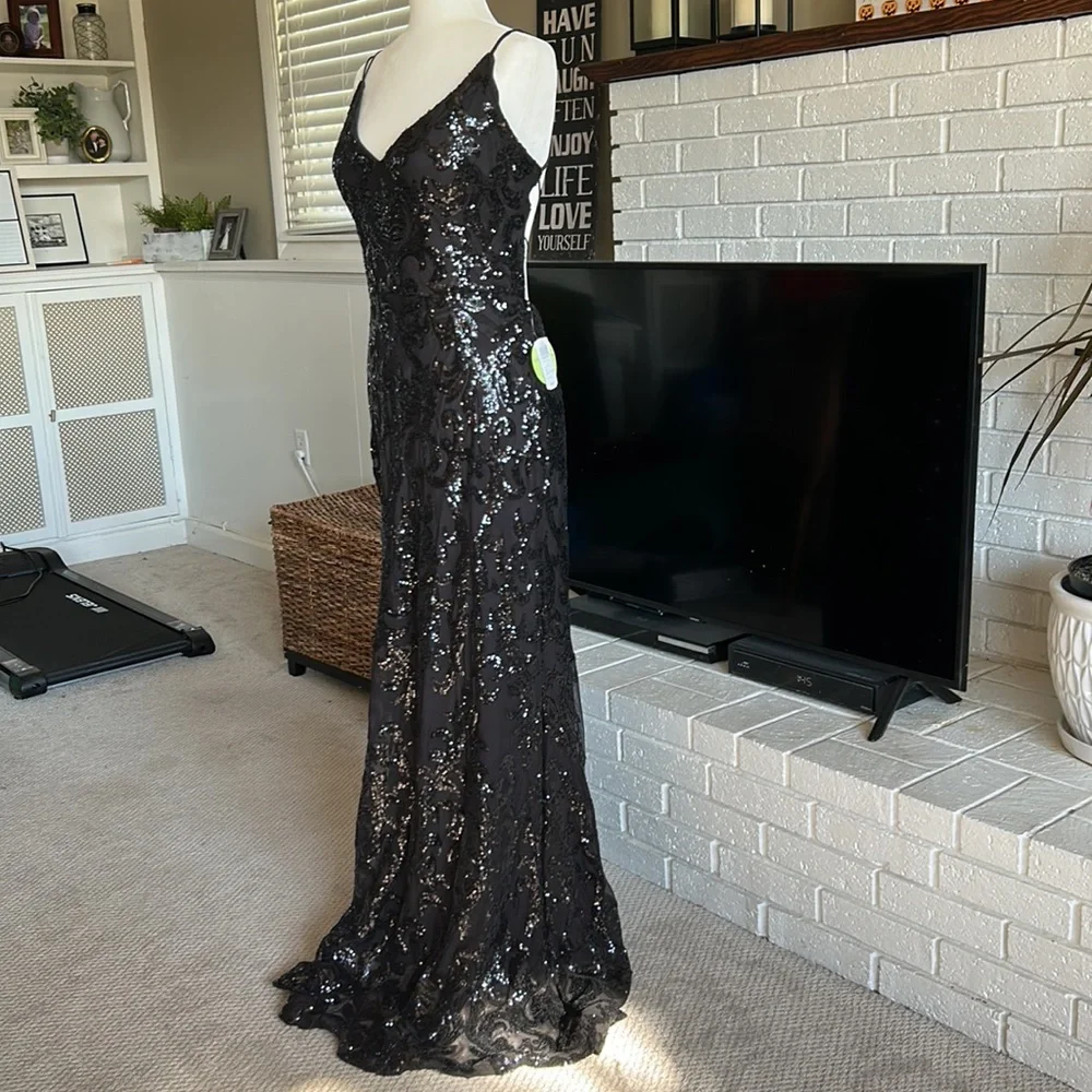 Gorgeous new with tags formal dress with sequins. - Picture 9 of 9